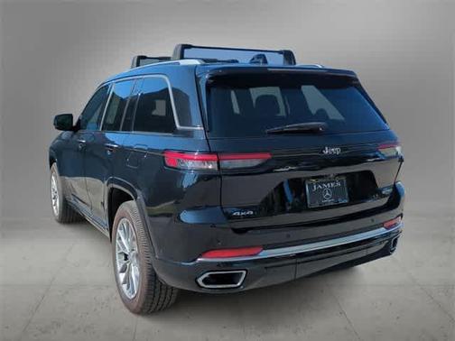 2022 Jeep Grand Cherokee Summit