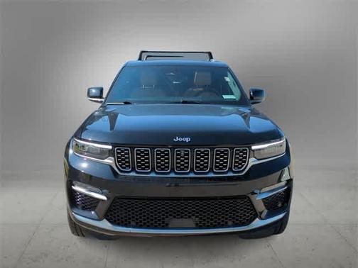 2022 Jeep Grand Cherokee Summit