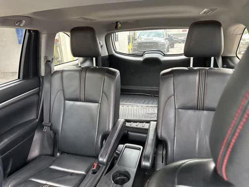 Blizzard Pearl 2019 Toyota Highlander SE