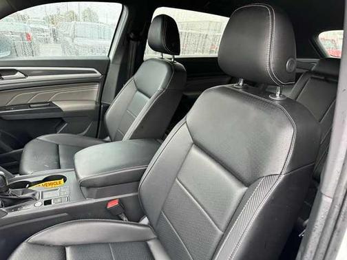 2021 Volkswagen Atlas Cross Sport 3.6L V6 SE w/Technology R-Line