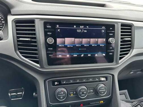 2021 Volkswagen Atlas Cross Sport 3.6L V6 SE w/Technology R-Line