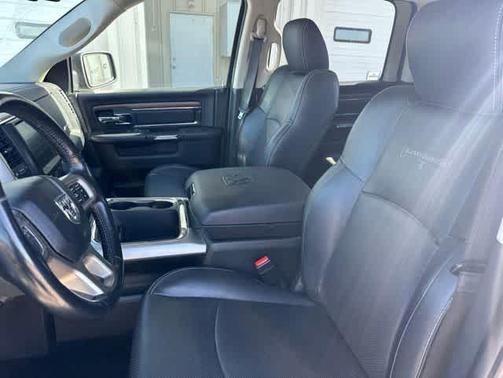 Blue Streak Pearlcoat 2017 RAM 1500 Laramie