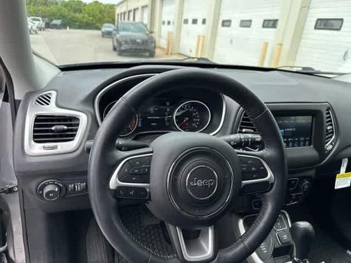 Billet Silver Metallic Clearcoat 2018 Jeep Compass Latitude