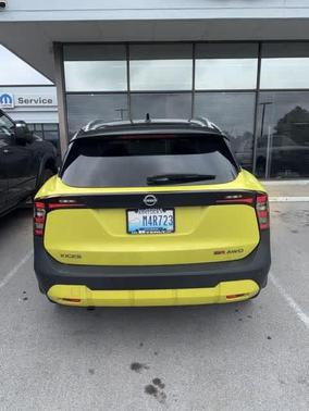 2t Ylw Blk Roof 2025 Nissan Kicks SR