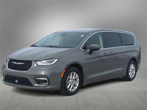 2023 Chrysler Pacifica Touring-L