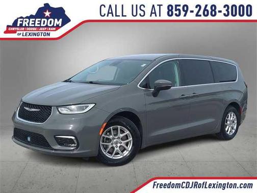 2023 Chrysler Pacifica Touring-L