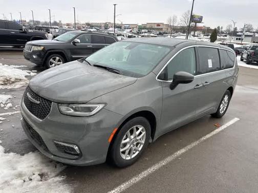 2023 Chrysler Pacifica Touring-L