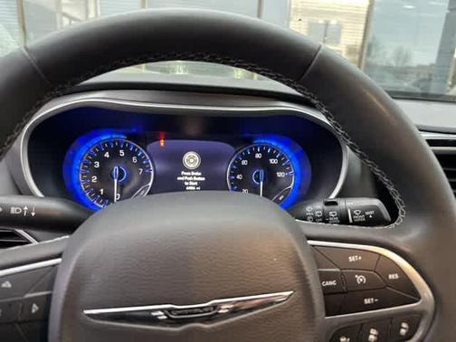 2023 Chrysler Pacifica Touring-L