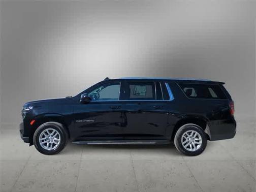 2023 Chevrolet Suburban LT