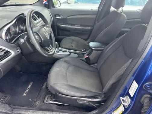 Blue Streak Pearl 2013 Dodge Avenger SE