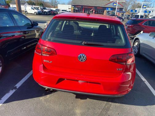 2016 Volkswagen Golf TSI S Hatchback Sedan 4D