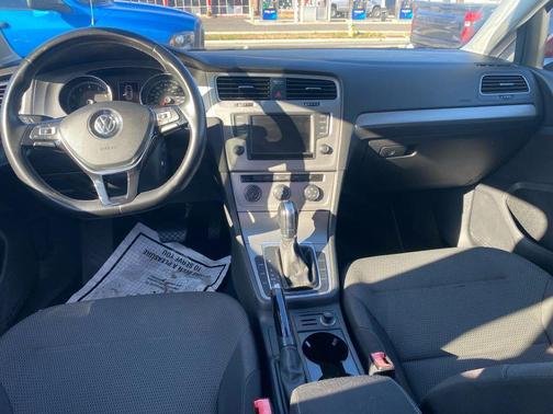 2016 Volkswagen Golf TSI S Hatchback Sedan 4D