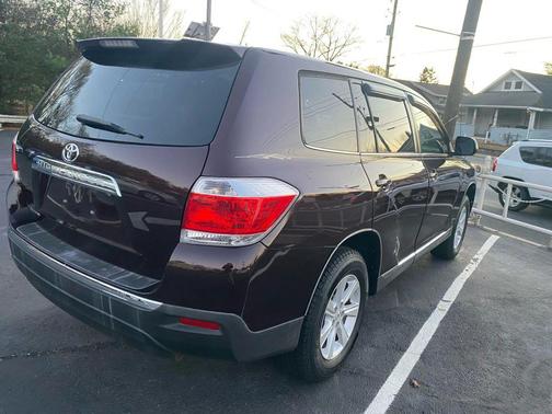 2012 Toyota Highlander SE