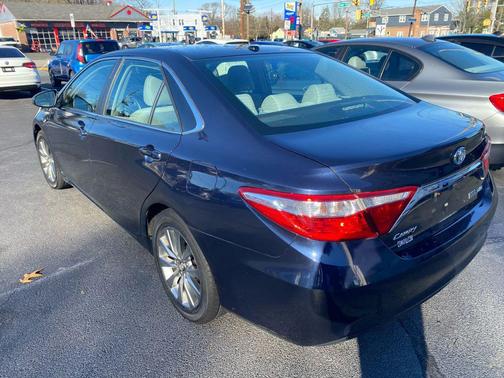 2015 Toyota Camry Hybrid SE