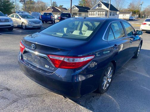 2015 Toyota Camry Hybrid SE