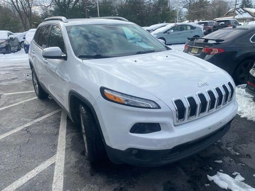 2017 Jeep Cherokee Sport