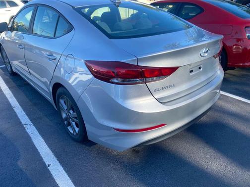 2018 Hyundai ELANTRA SEL Sedan 4D