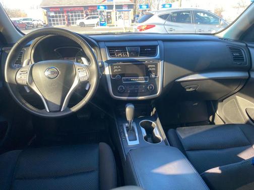 2016 Nissan Altima 2.5 SR