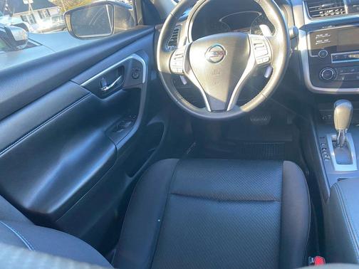 2016 Nissan Altima 2.5 SR