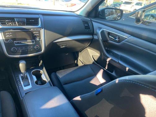 2016 Nissan Altima 2.5 SR