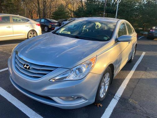 2013 Hyundai SONATA GLS Sedan 4D