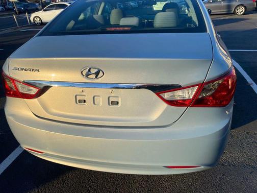 2013 Hyundai SONATA GLS Sedan 4D