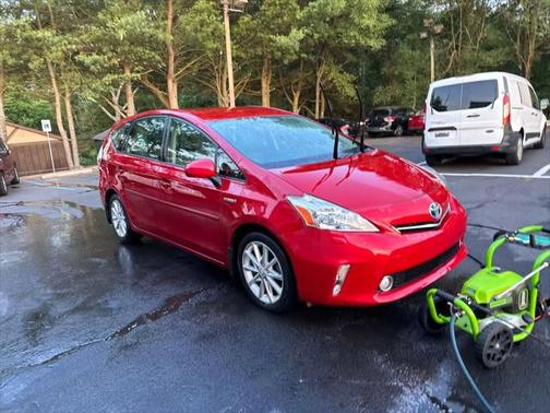 2013 Toyota Prius v Five