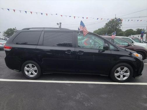 2014 Toyota Sienna LE