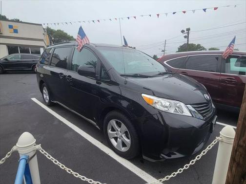 2014 Toyota Sienna LE