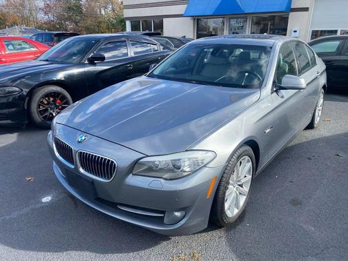 2011 BMW 528 528i Sedan 4D