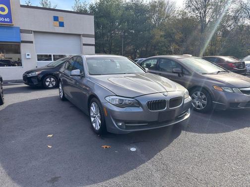 2011 BMW 528 528i Sedan 4D
