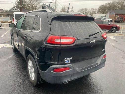 2017 Jeep Cherokee Sport