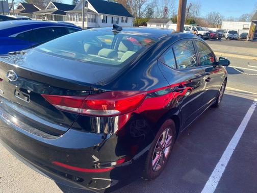 2018 Hyundai ELANTRA SEL Sedan 4D