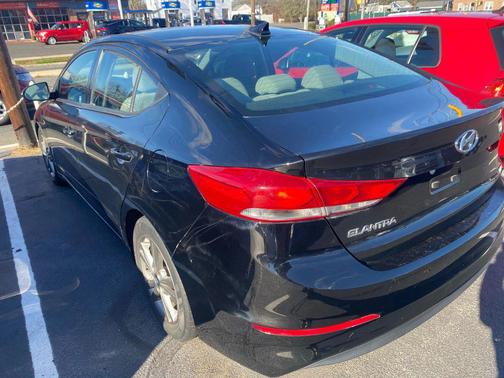 2018 Hyundai ELANTRA SEL Sedan 4D