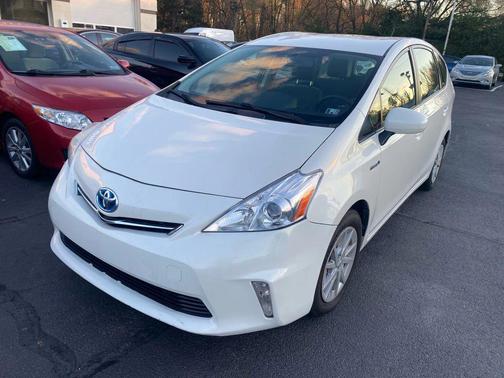 2014 Toyota Prius v Two