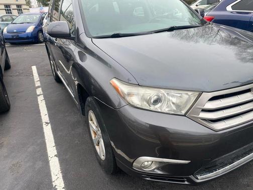 2013 Toyota Highlander SE