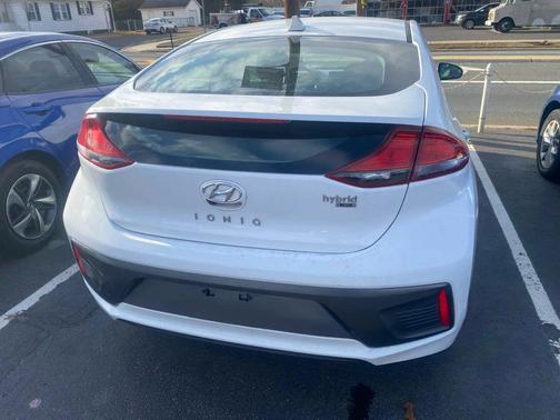 2020 Hyundai IONIQ Hybrid Blue