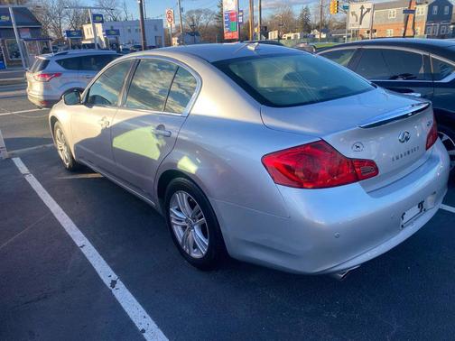 2012 INFINITI G37 G37x Sedan 4D