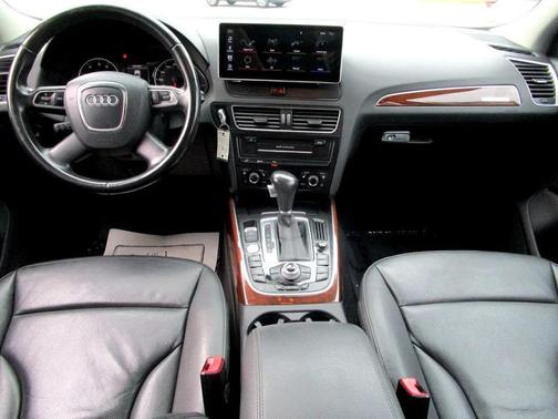 Brilliant Black 2012 Audi Q5 2.0T Premium Plus