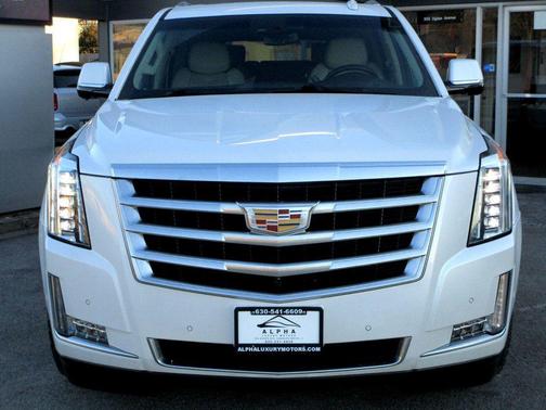 2017 Cadillac Escalade ESV Luxury