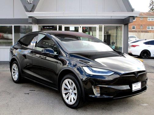 Obsidian Black Metallic 2016 Tesla Model X 75D