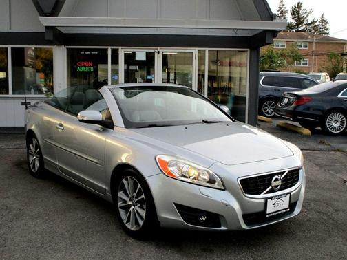 2011 Volvo C70 T5
