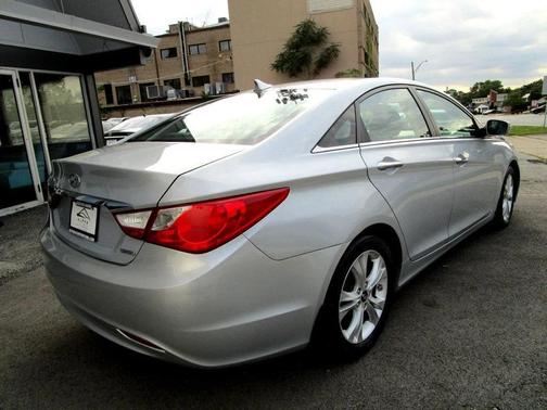 2011 Hyundai SONATA Limited