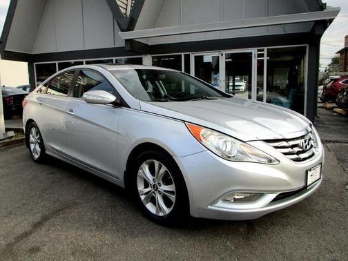 2011 Hyundai SONATA Limited