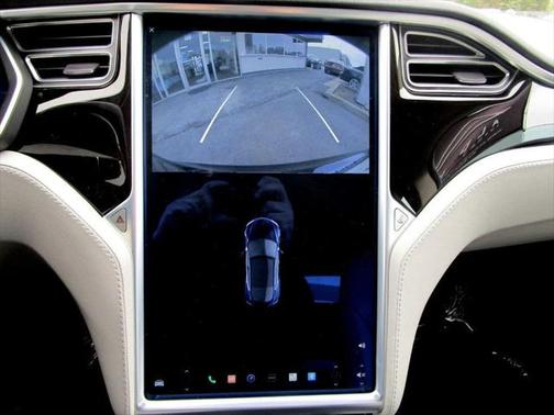 2015 Tesla Model S 85