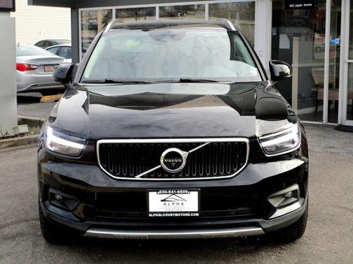 2020 Volvo XC40 T5 Momentum