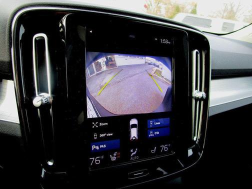 2020 Volvo XC40 T5 Momentum