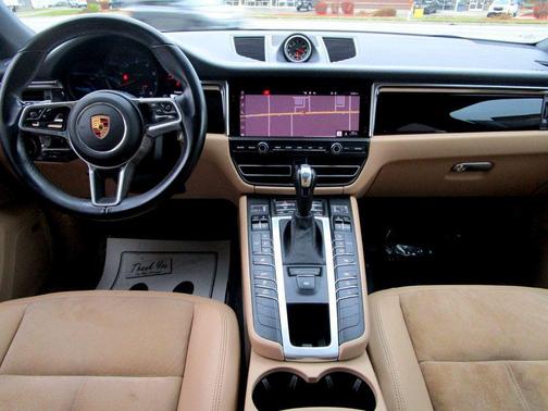 2020 Porsche Macan AWD