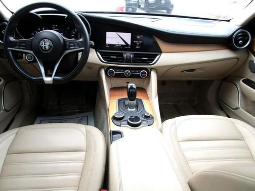 2017 Alfa Romeo Giulia Ti
