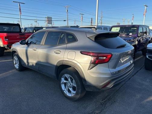 2025 Chevrolet Trax LS